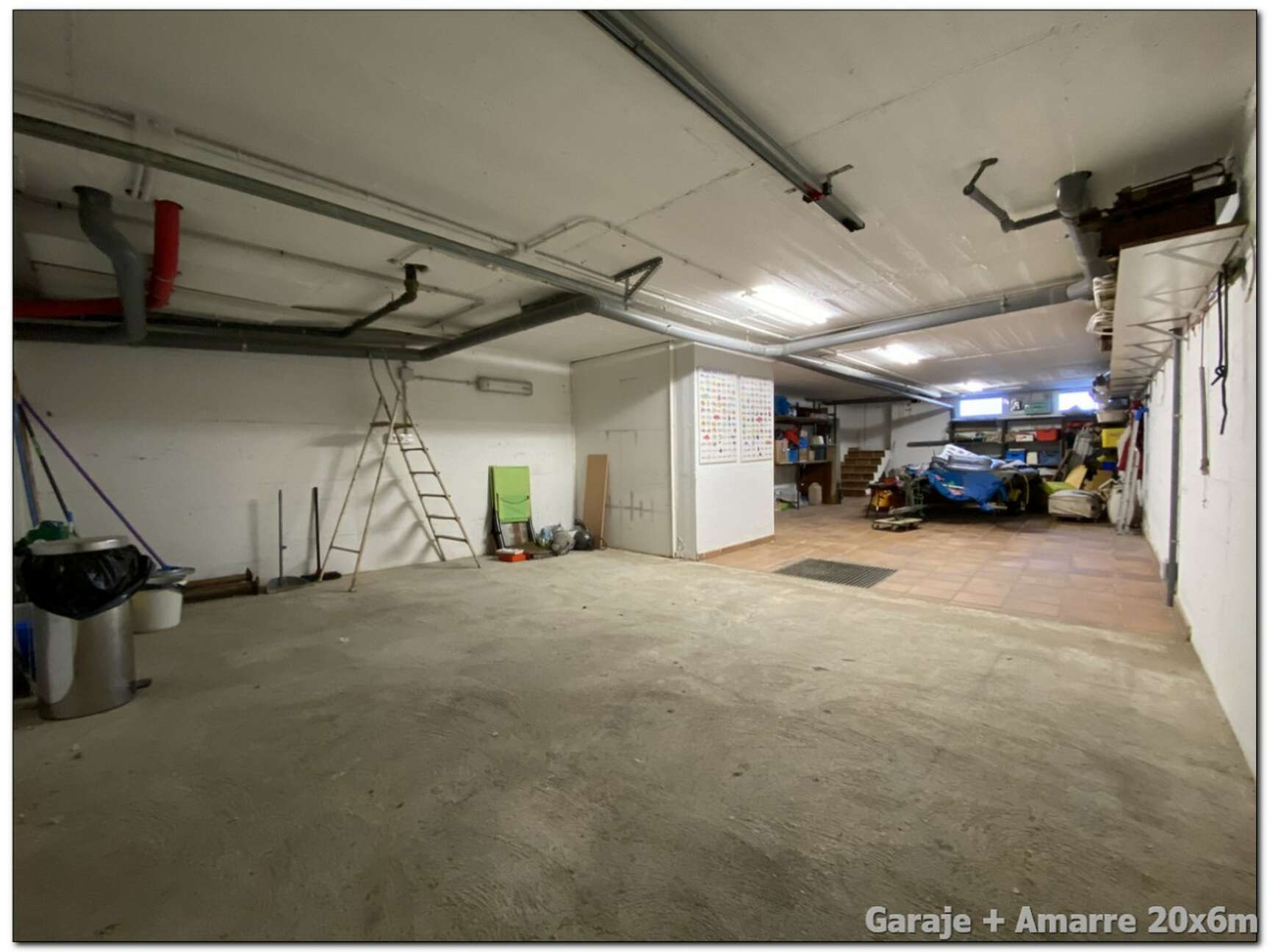 Gebäude zu verkaufen Empuriabrava, 3 Wohnungen, große Garage und Liegeplatz von 20x6m.