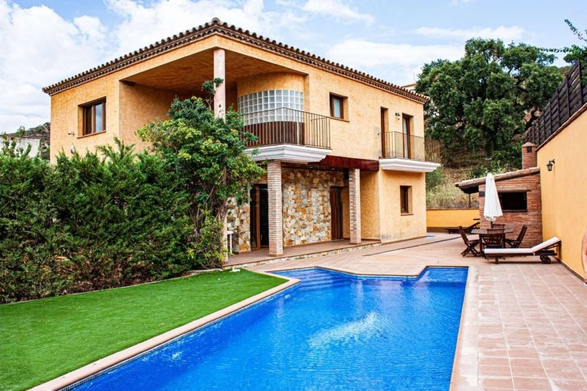 Bonica casa a la venda amb piscina a Palau Saverdera