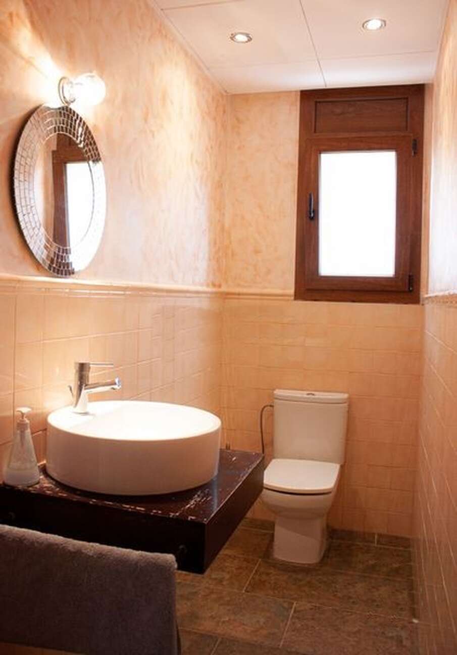 Bonita casa a la venta con piscina en Palau Savardera