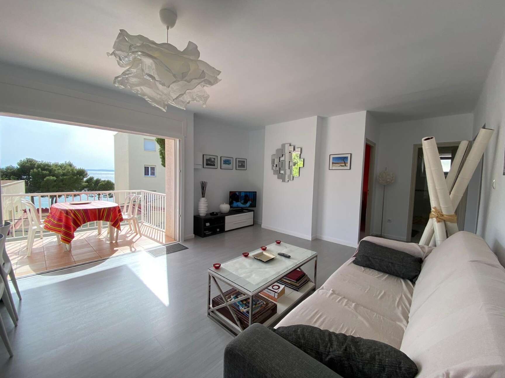 Apartamento reformado a 50 metros playa Canyelles,Roses