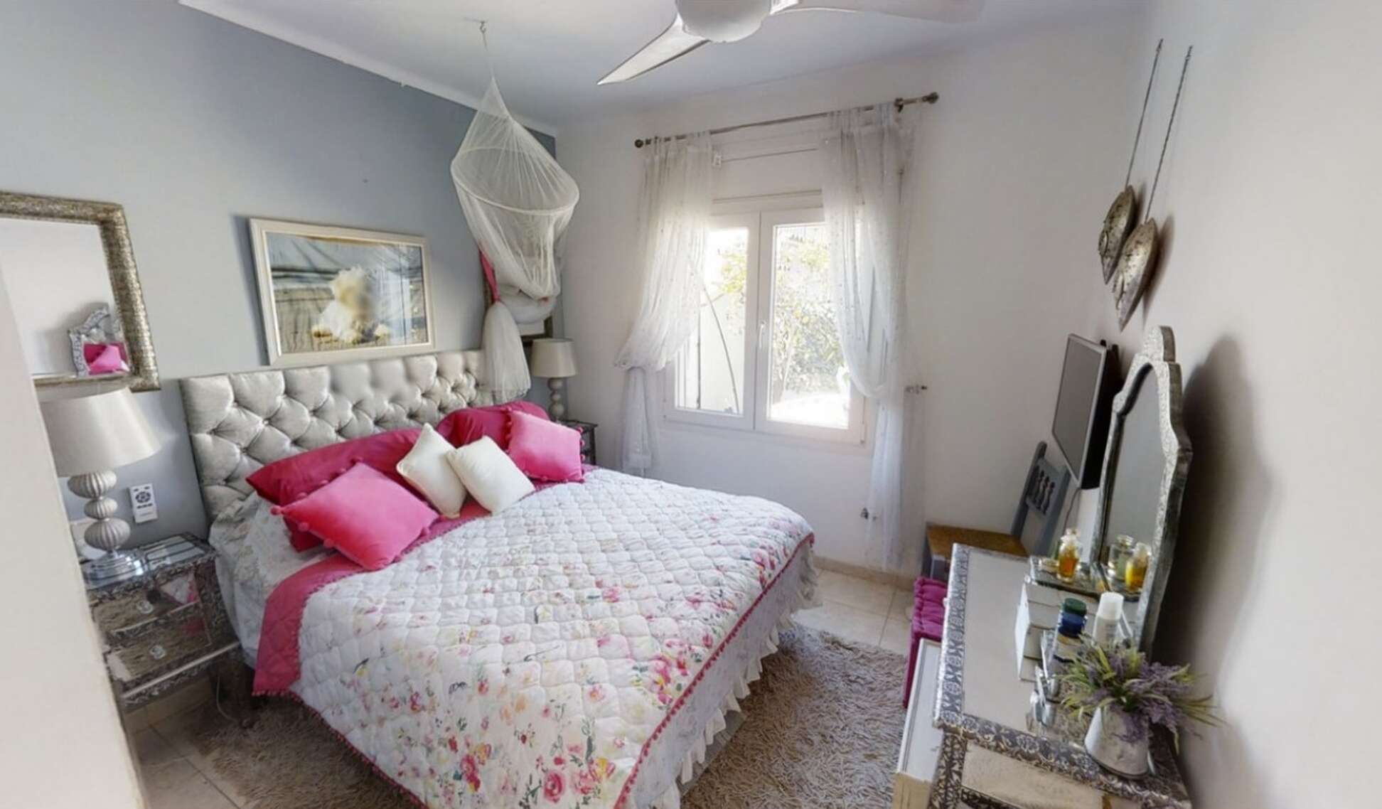 Haus am Kanal mit 10 m Liegeplatz am Empuriabrava-Kanal.