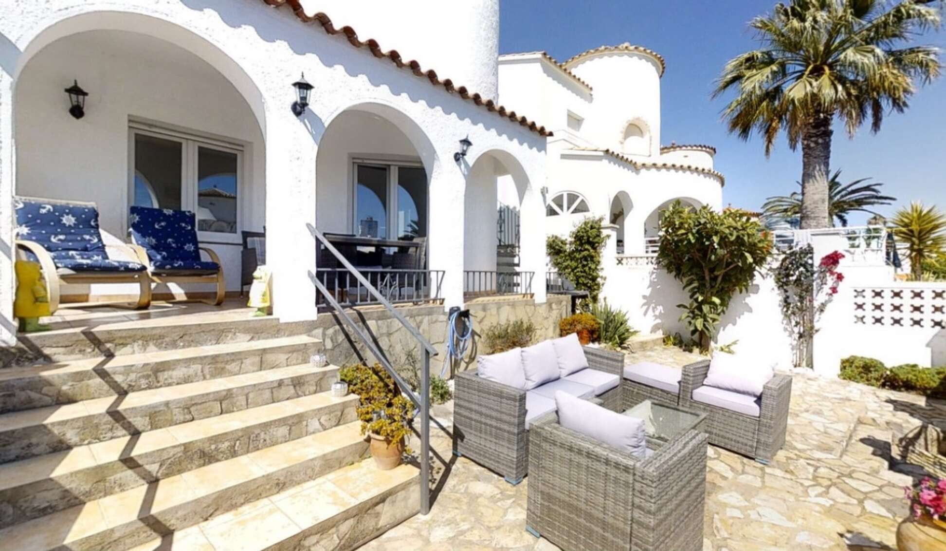 Haus am Kanal mit 10 m Liegeplatz am Empuriabrava-Kanal.