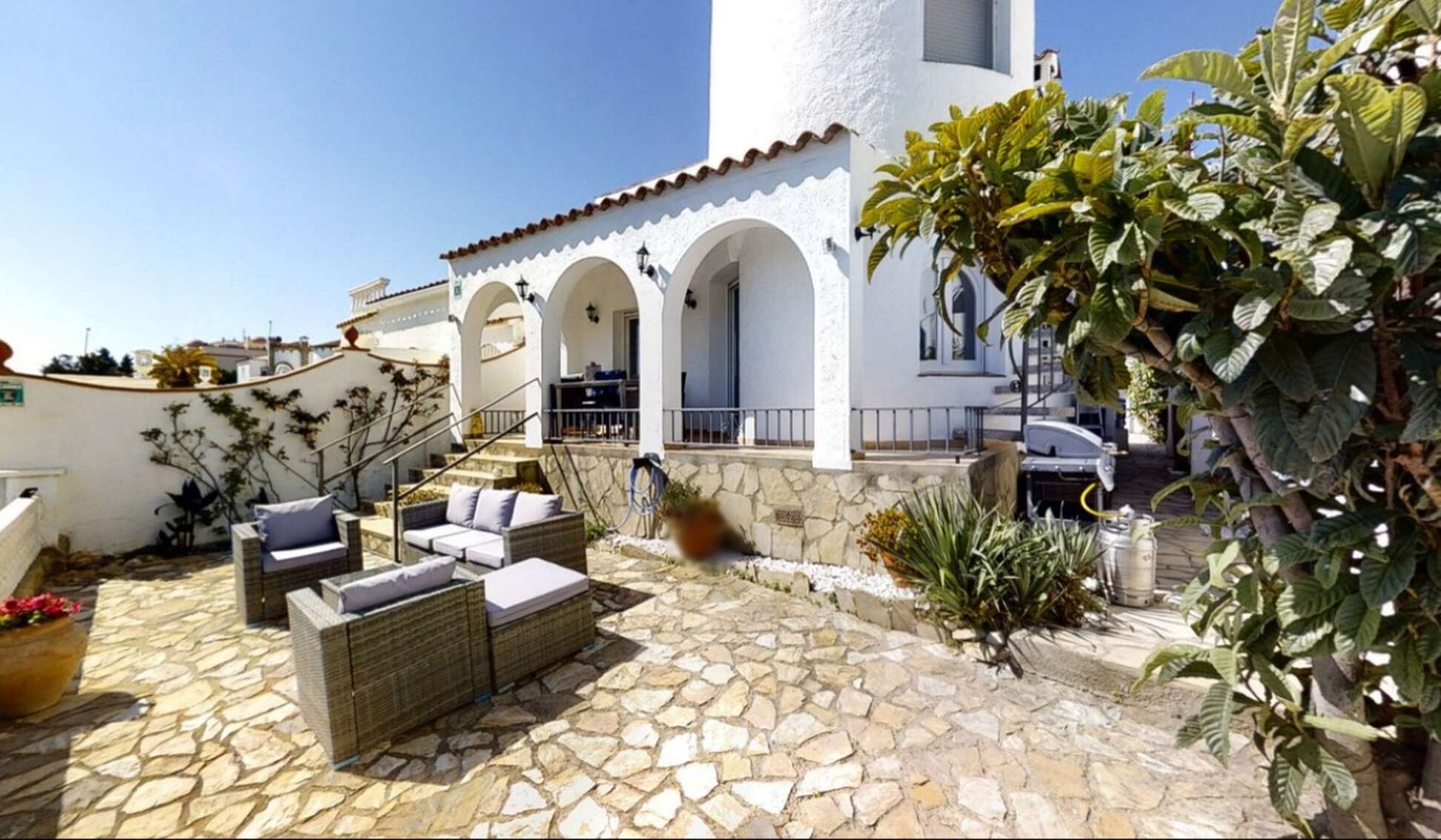 Haus am Kanal mit 10 m Liegeplatz am Empuriabrava-Kanal.
