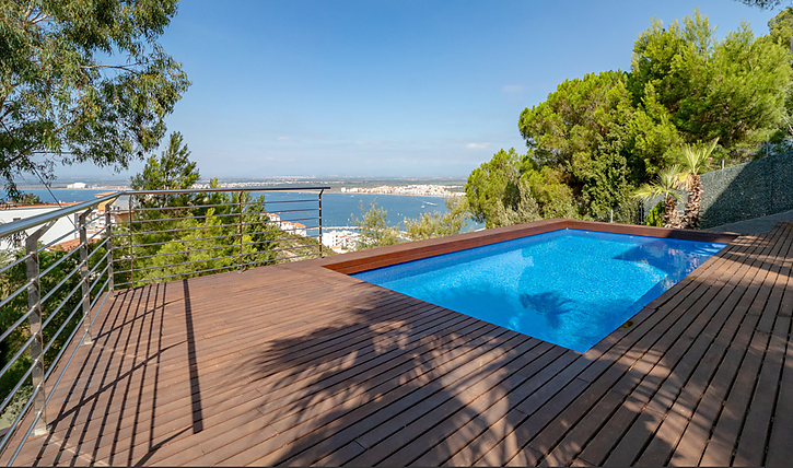 Modern house with panoramic views, lift and swimming pool - Roses