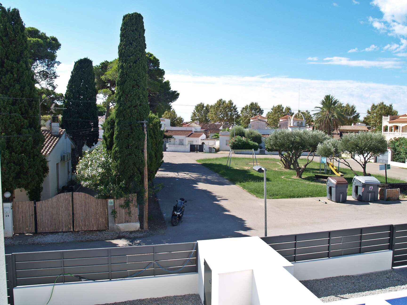 Neues Haus im modernen Stil zu verkaufen Empuriabrava  ( D )