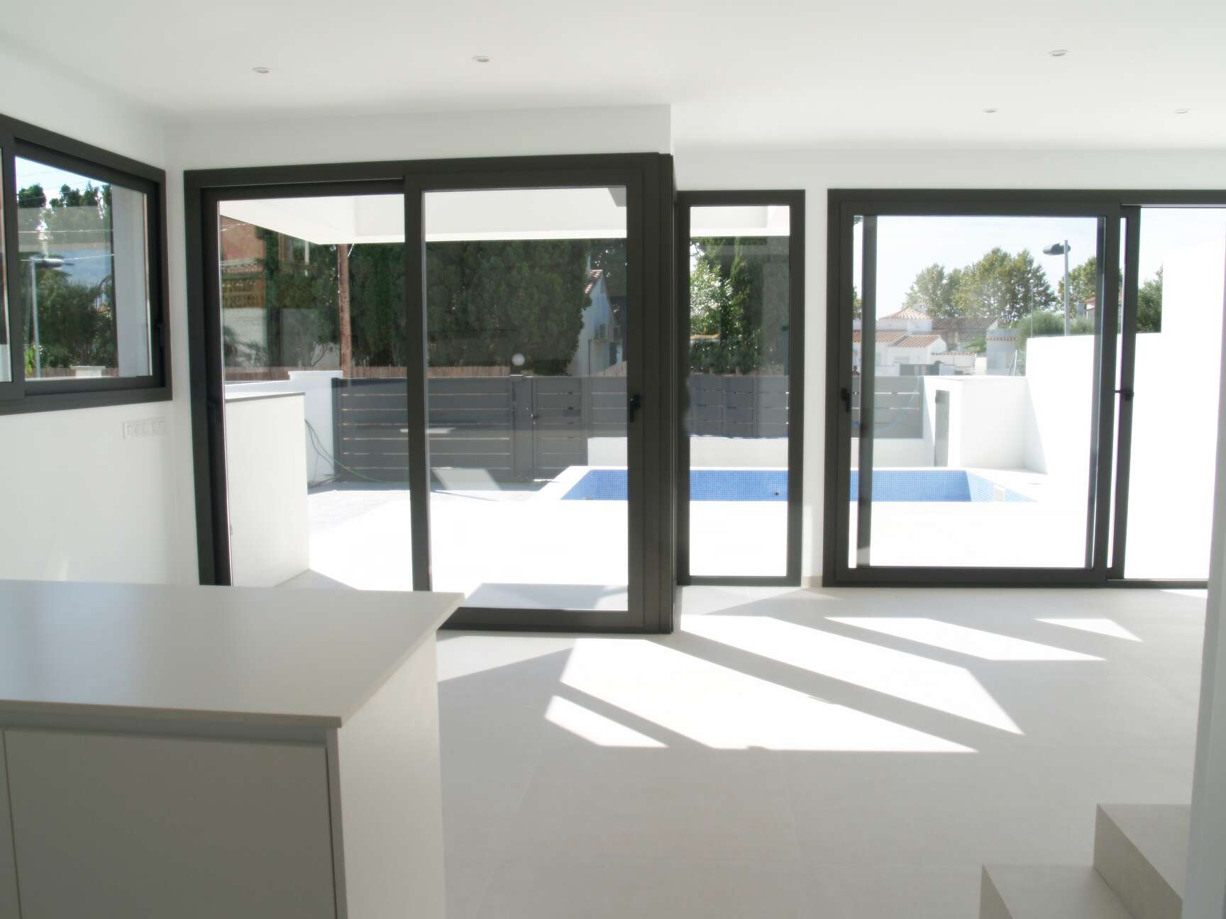 Modern style house for sale Empuriabrava  ( D )