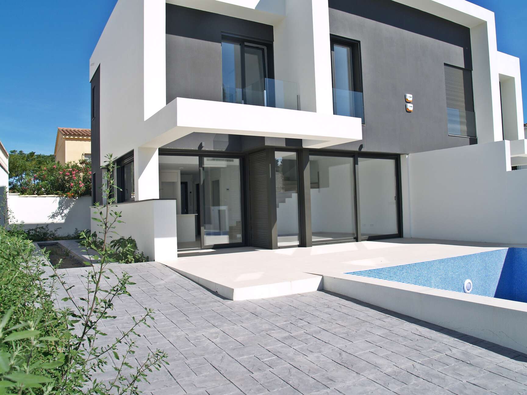 nouveau-moderne-maison-piscine-pour-centre-de-plage-pour-vente-empuriabrava-623