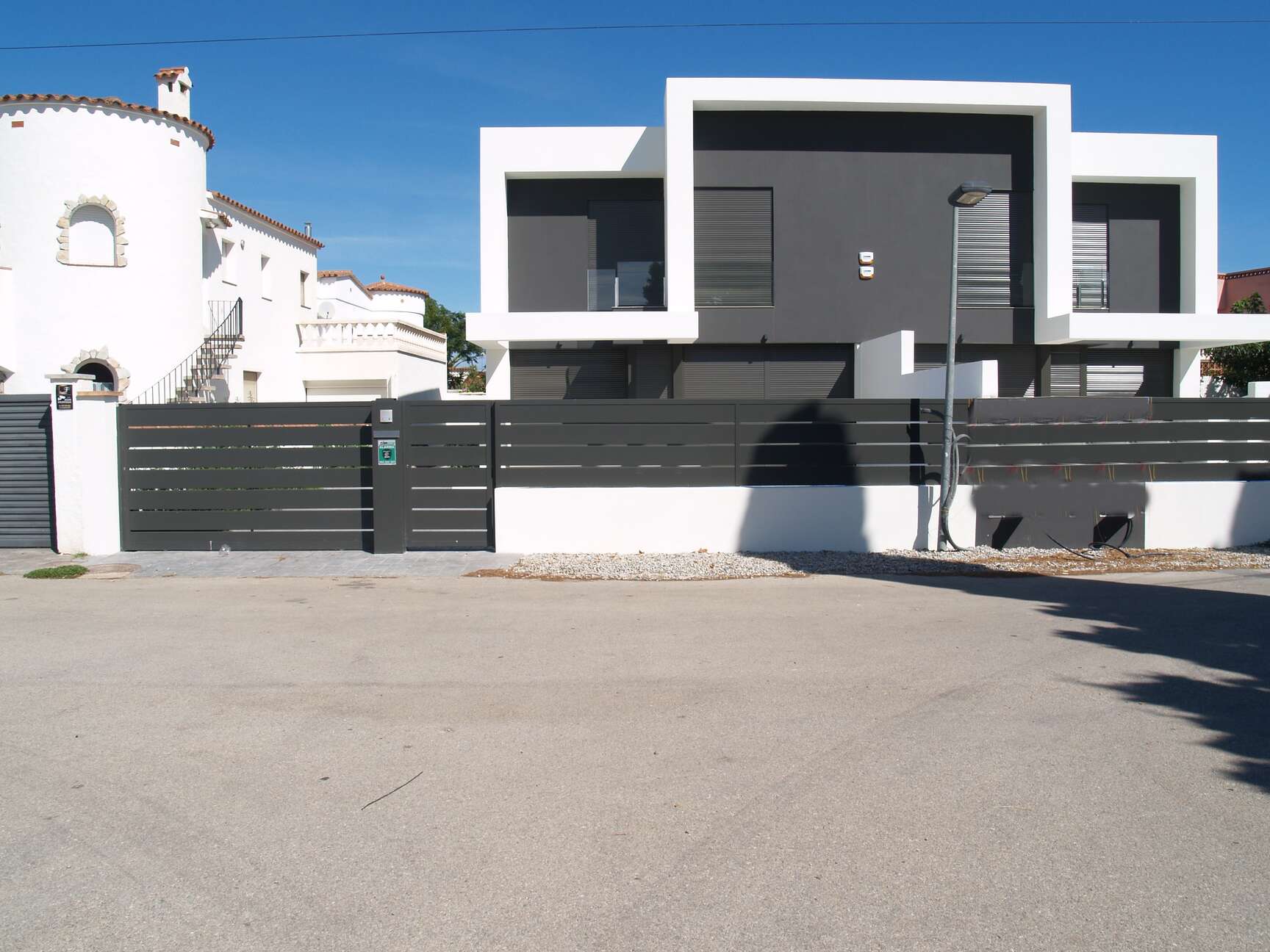 Neues Haus im modernen Stil zu verkaufen Empuriabrava ( I )