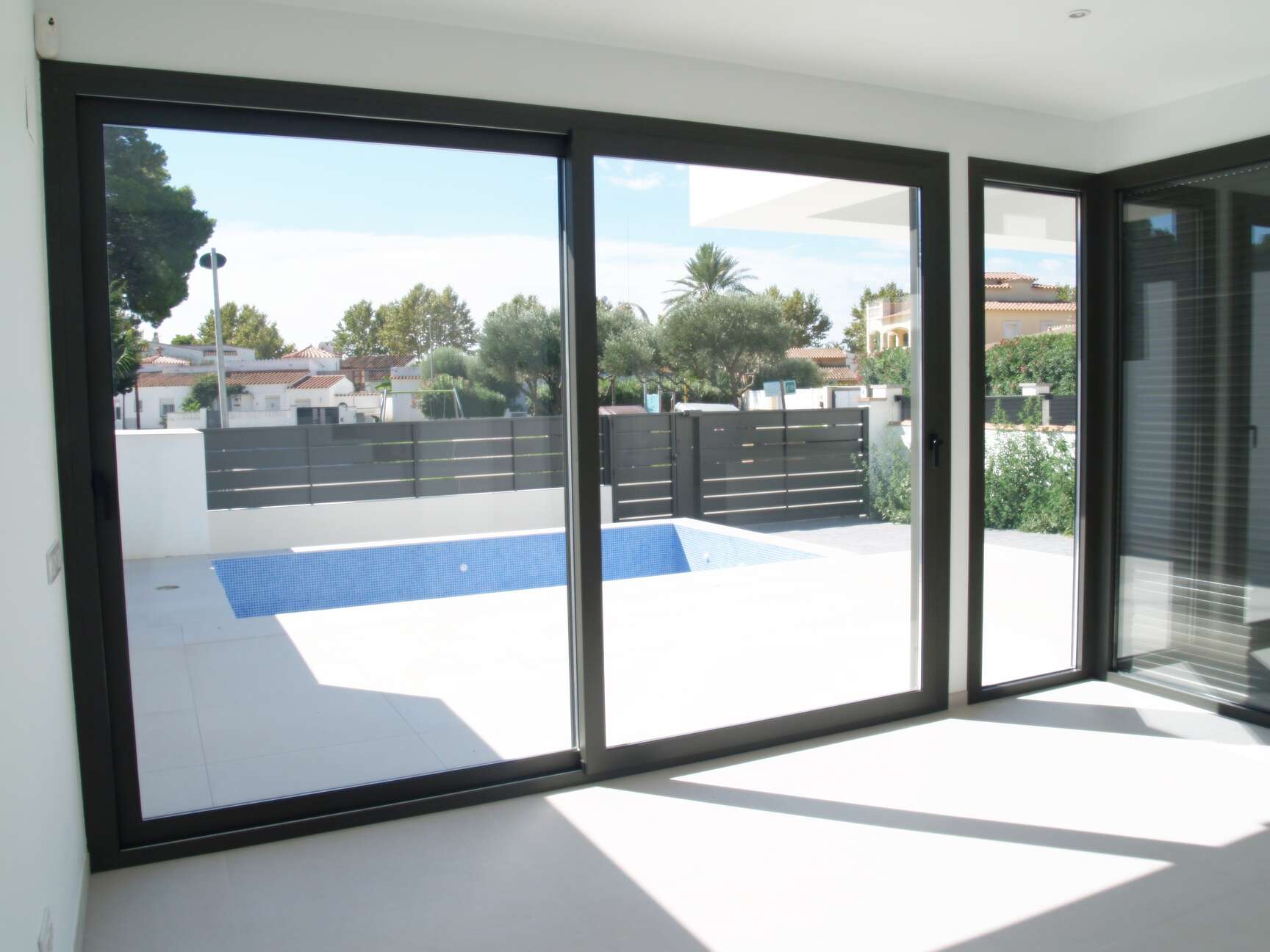 New modern style house for sale Empuriabrava ( I )