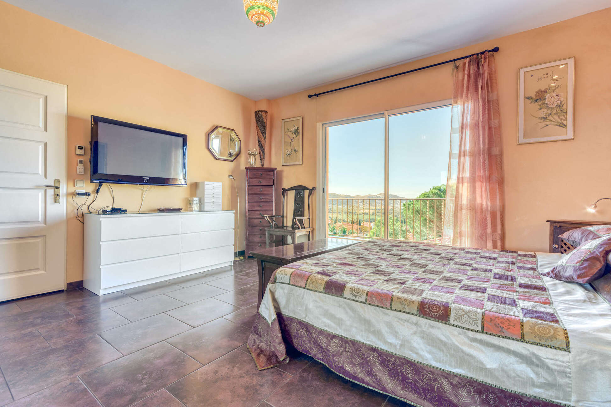 Elegant villa with panoramic views for sale Roses