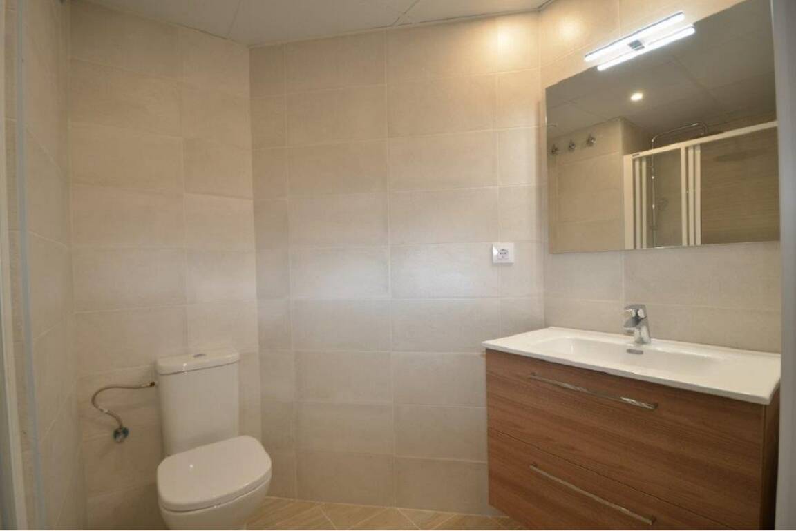 Nou apartament en planta baixa a 300 metres de la platja Roses