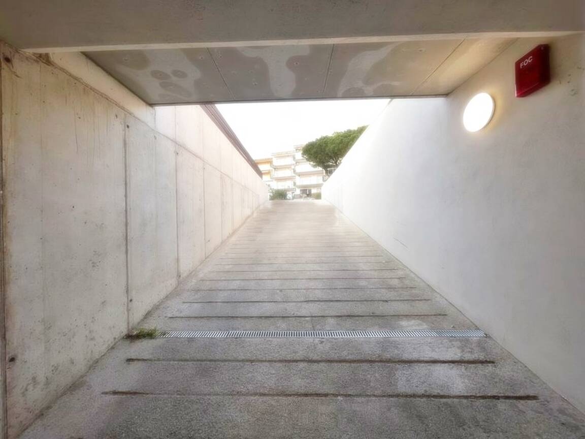 Nou apartament en planta baixa a 300 metres de la platja Roses