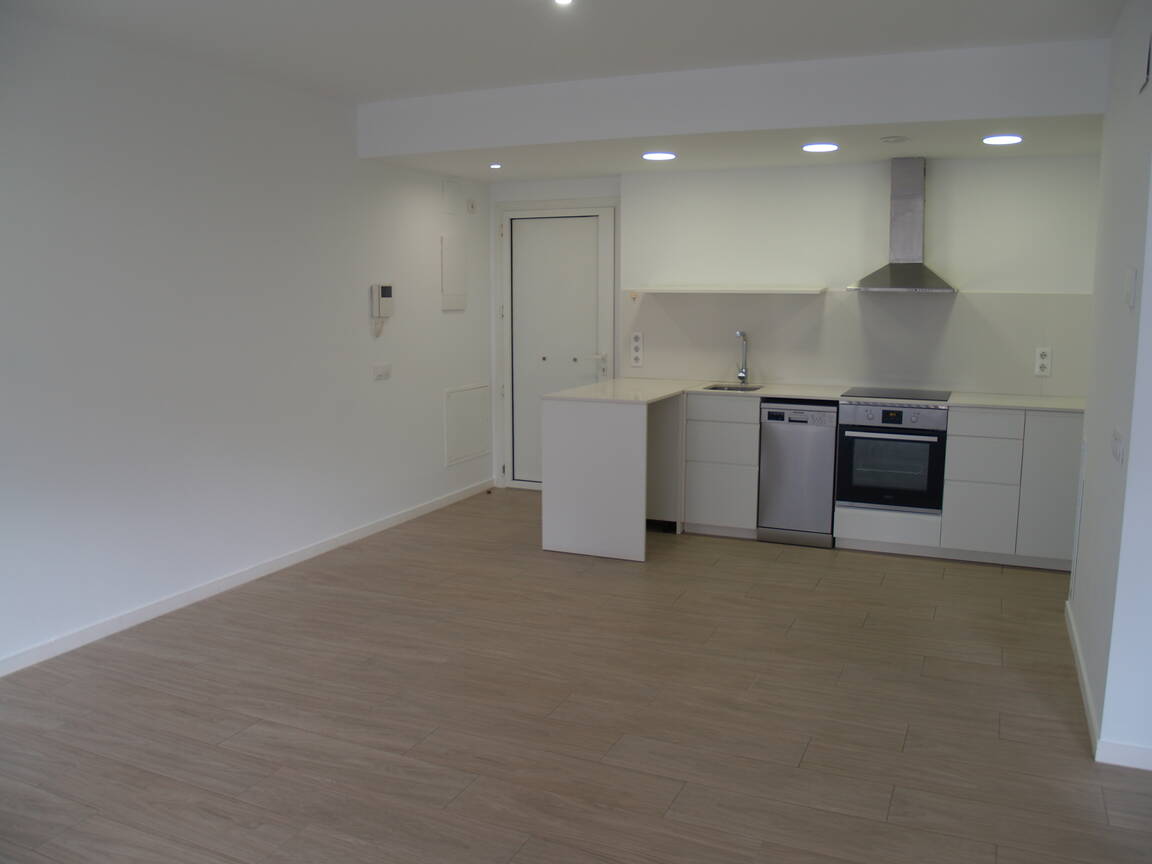 Nou apartament en planta baixa a 300 metres de la platja Roses
