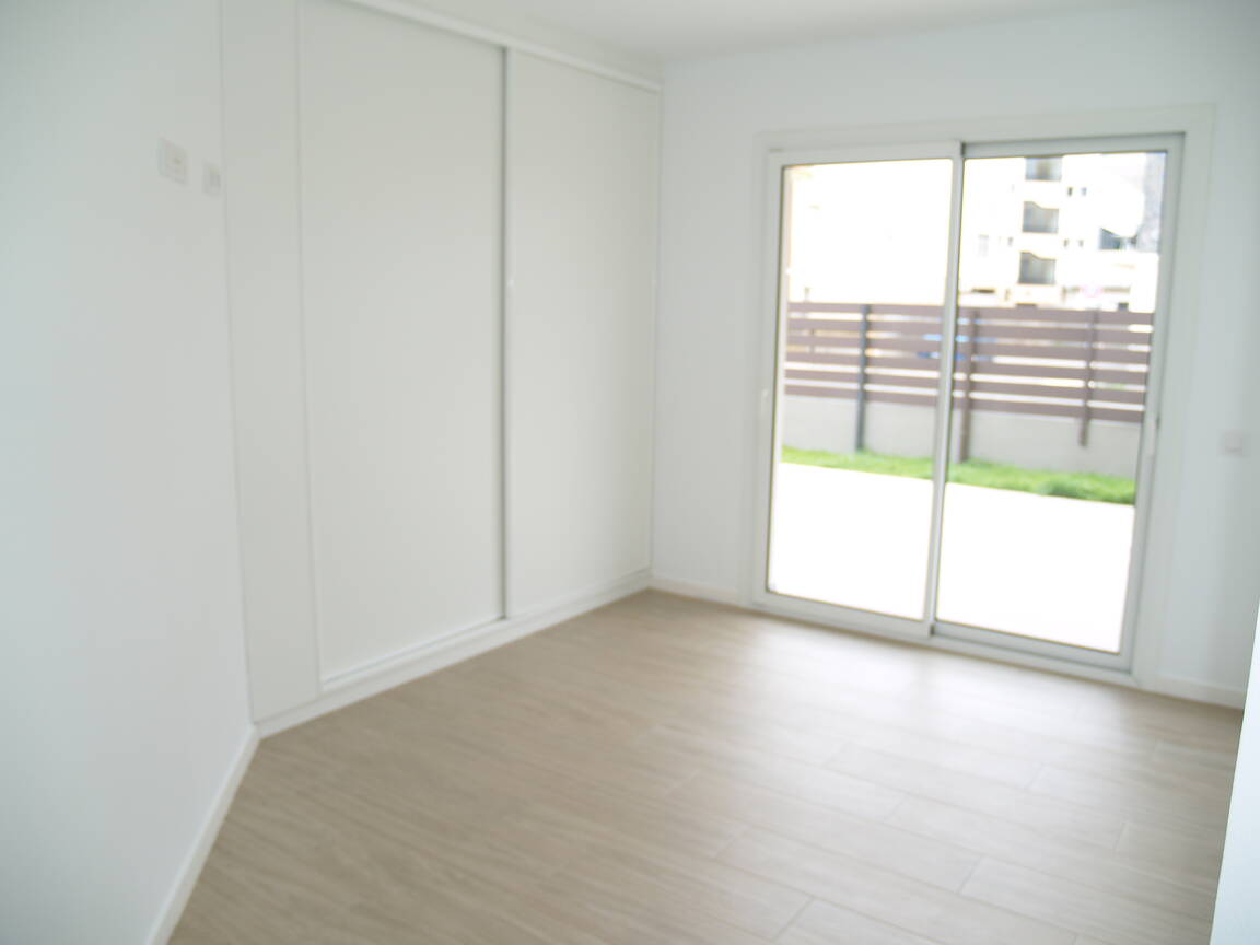 Nou apartament en planta baixa a 300 metres de la platja Roses