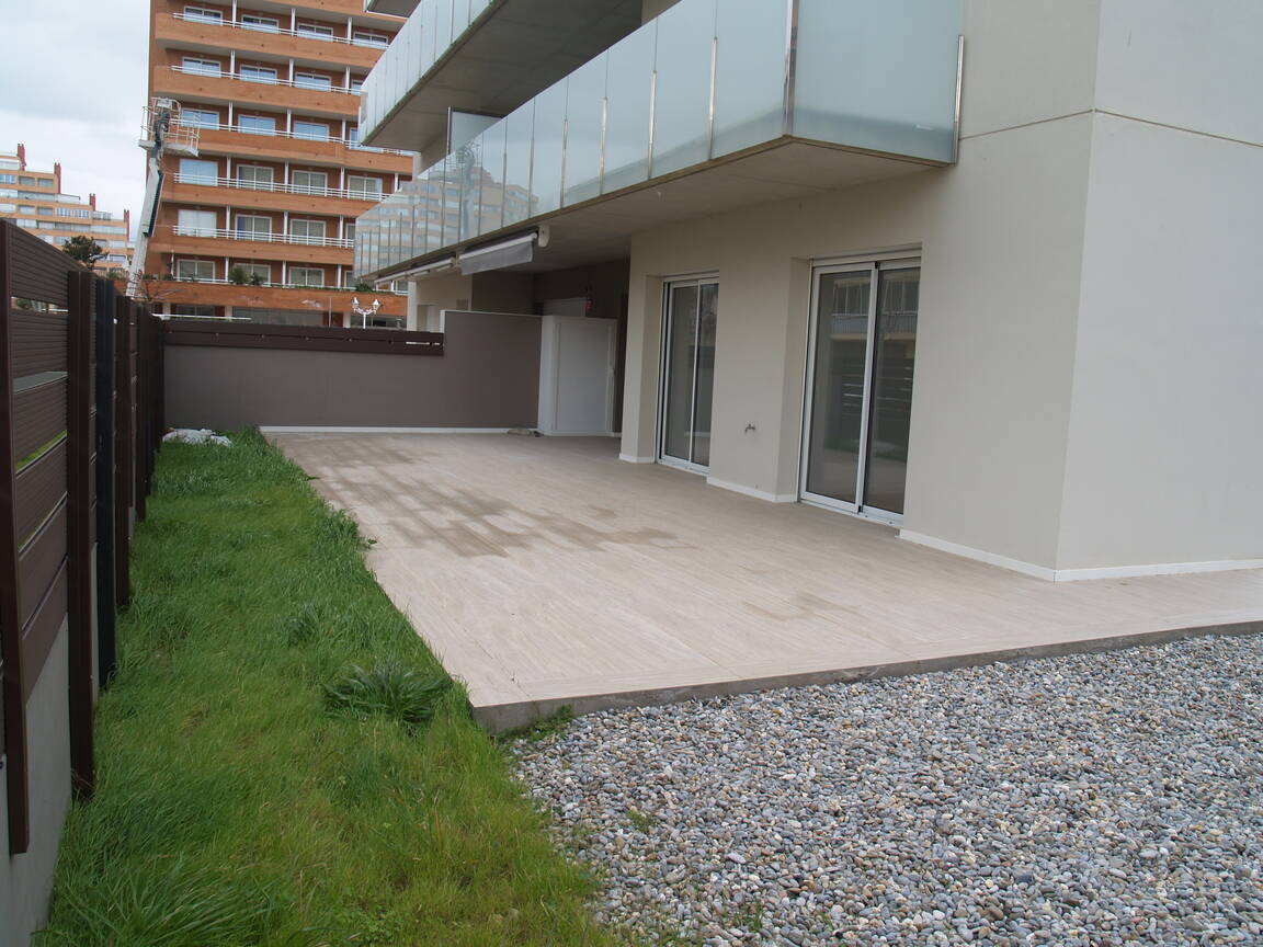 Nou apartament en planta baixa a 300 metres de la platja Roses