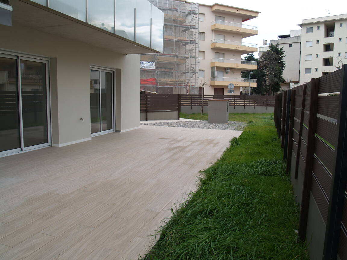 Nou apartament en planta baixa a 300 metres de la platja Roses