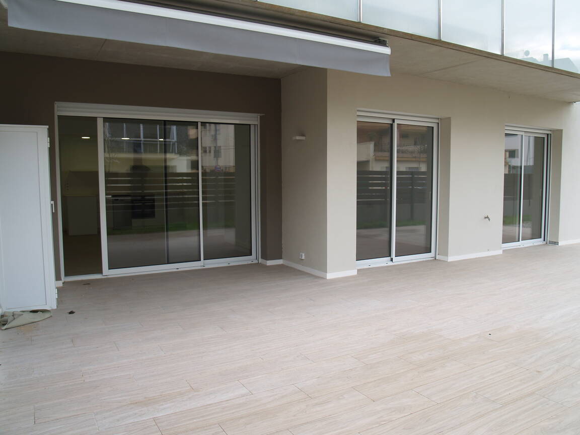 Nou apartament en planta baixa a 300 metres de la platja Roses