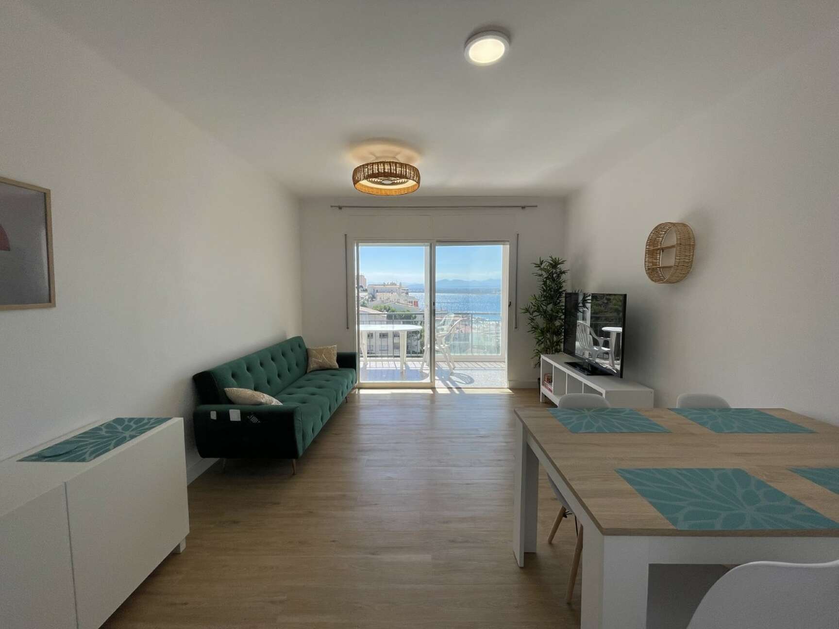 Bonic apartament reformat amb vistes al mar a Roses