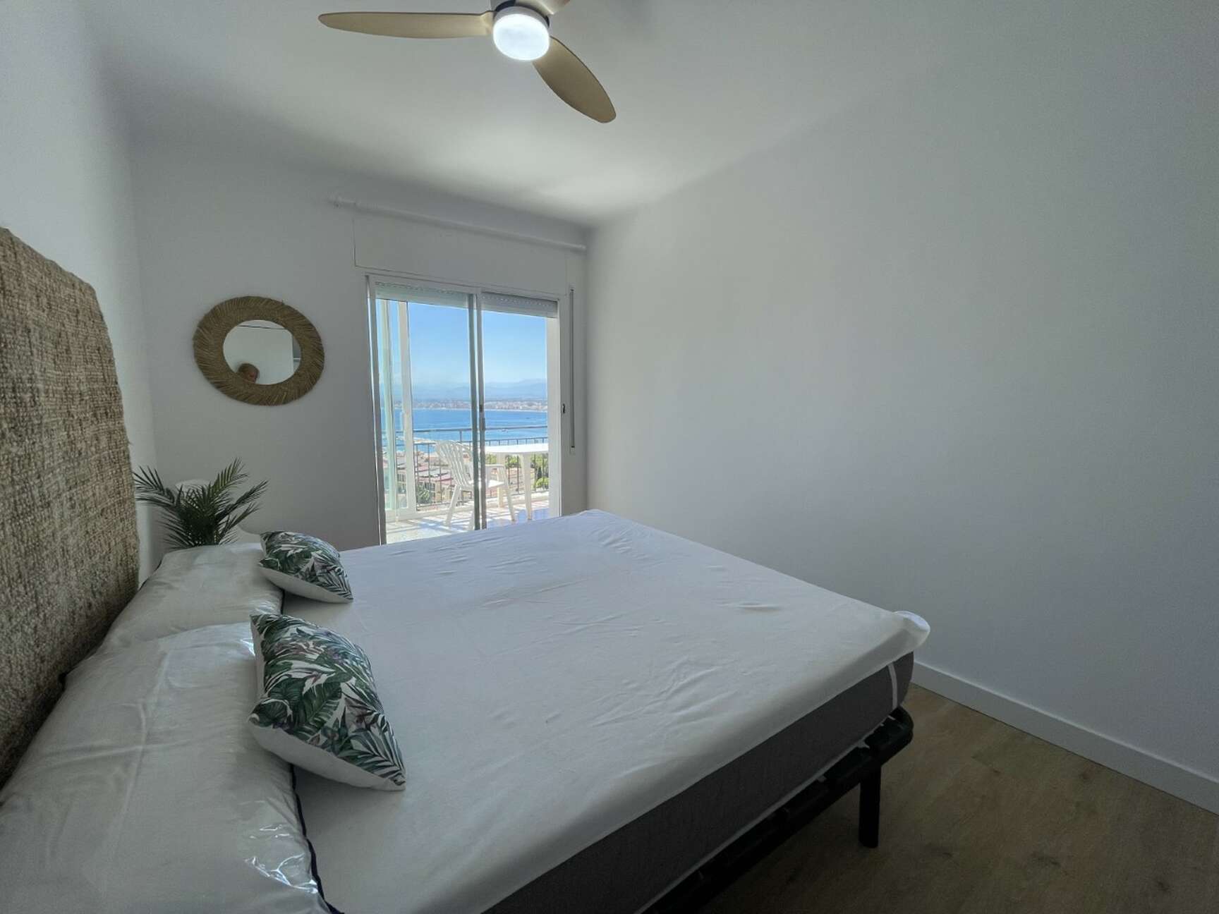 Bel appartement rénové avec vue sur la mer à Rosas