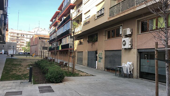 Zwei günstige Gewerberäume in Figueres zu verkaufen
