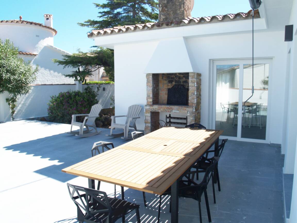 Belle maison rénovée à vendre à Empuriabrava