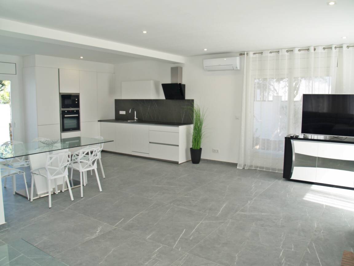 Belle maison rénovée à vendre à Empuriabrava