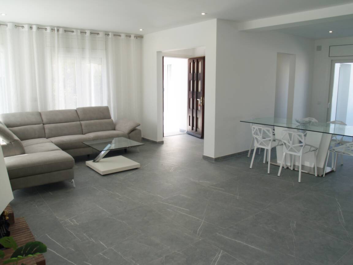 Belle maison rénovée à vendre à Empuriabrava