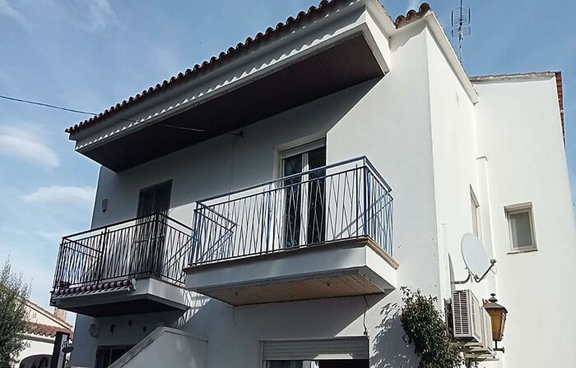 Casa adossada a la venda amb jardí a Empuriabrava