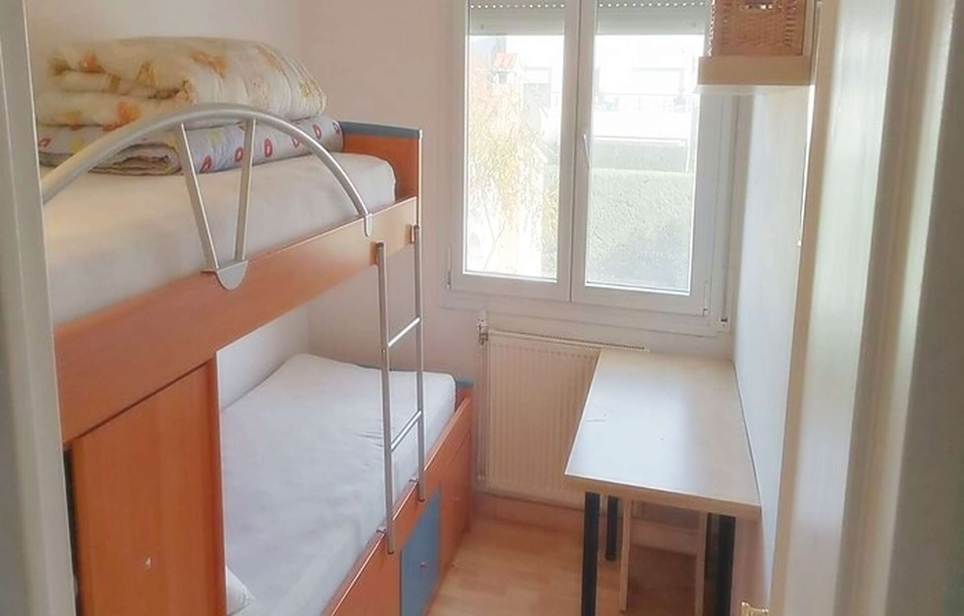Casa adossada a la venda amb jardí a Empuriabrava
