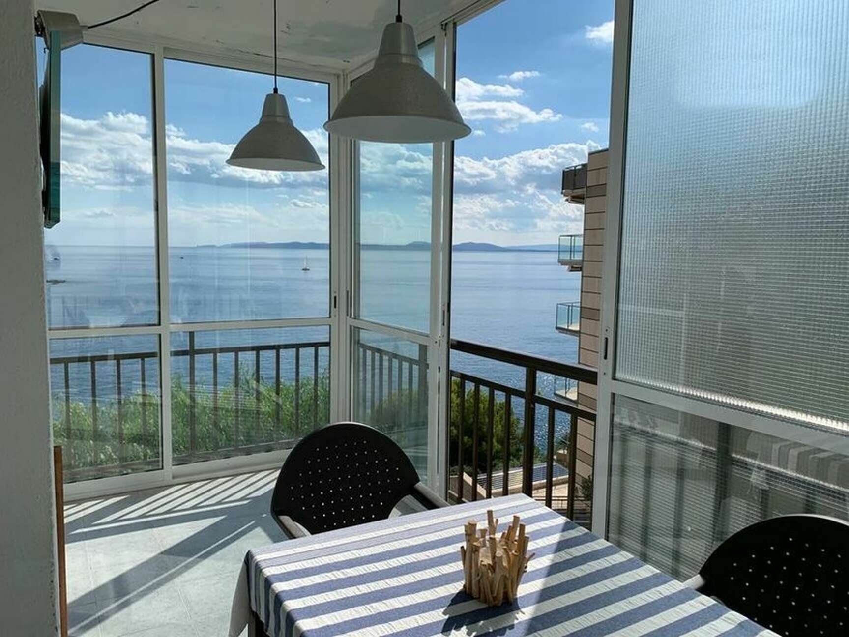 Apartamento con vistas al mar en Canyelles a la venta