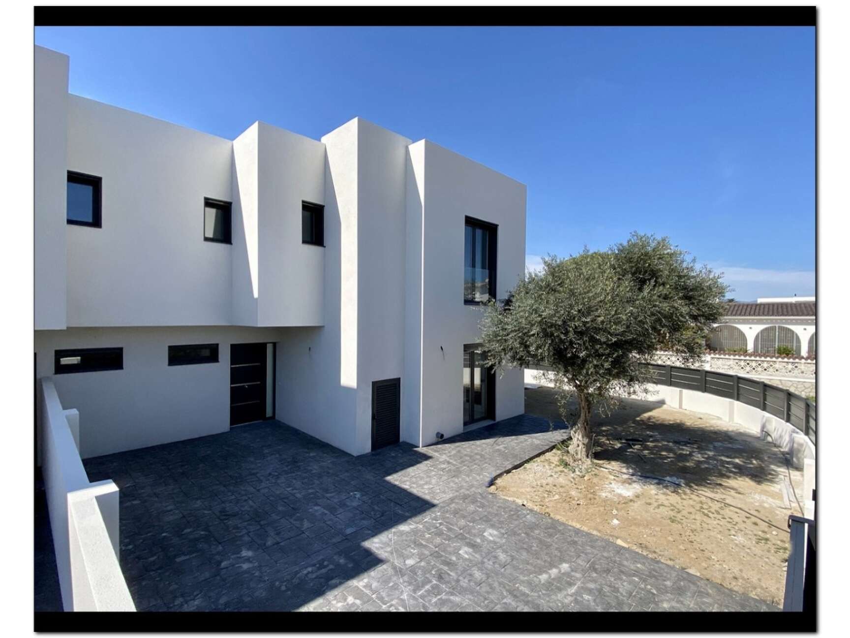 Maison moderne en construction avec piscine à vendre à Empuriabrava ( B )