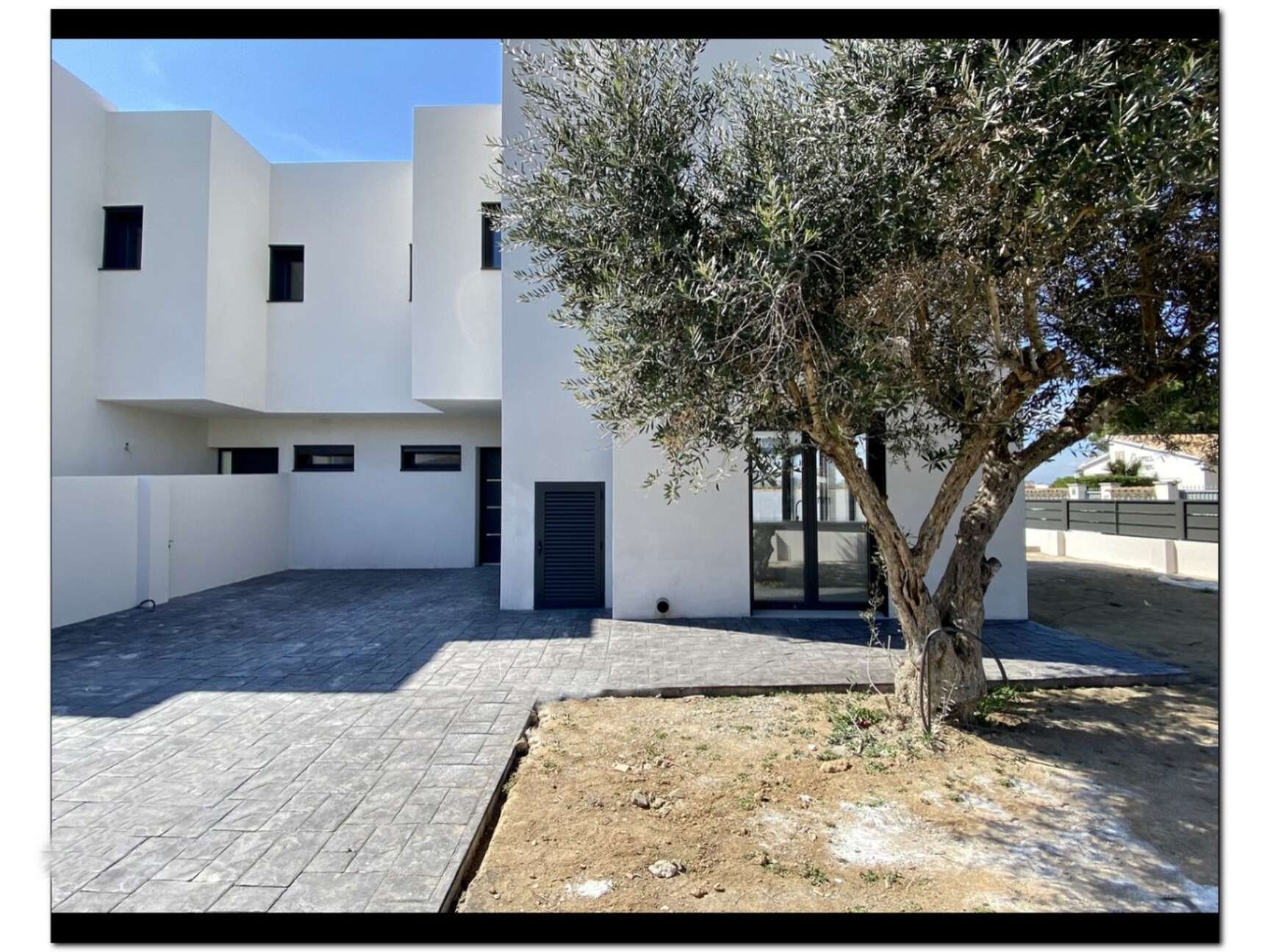 Maison moderne en construction avec piscine à vendre à Empuriabrava ( B )