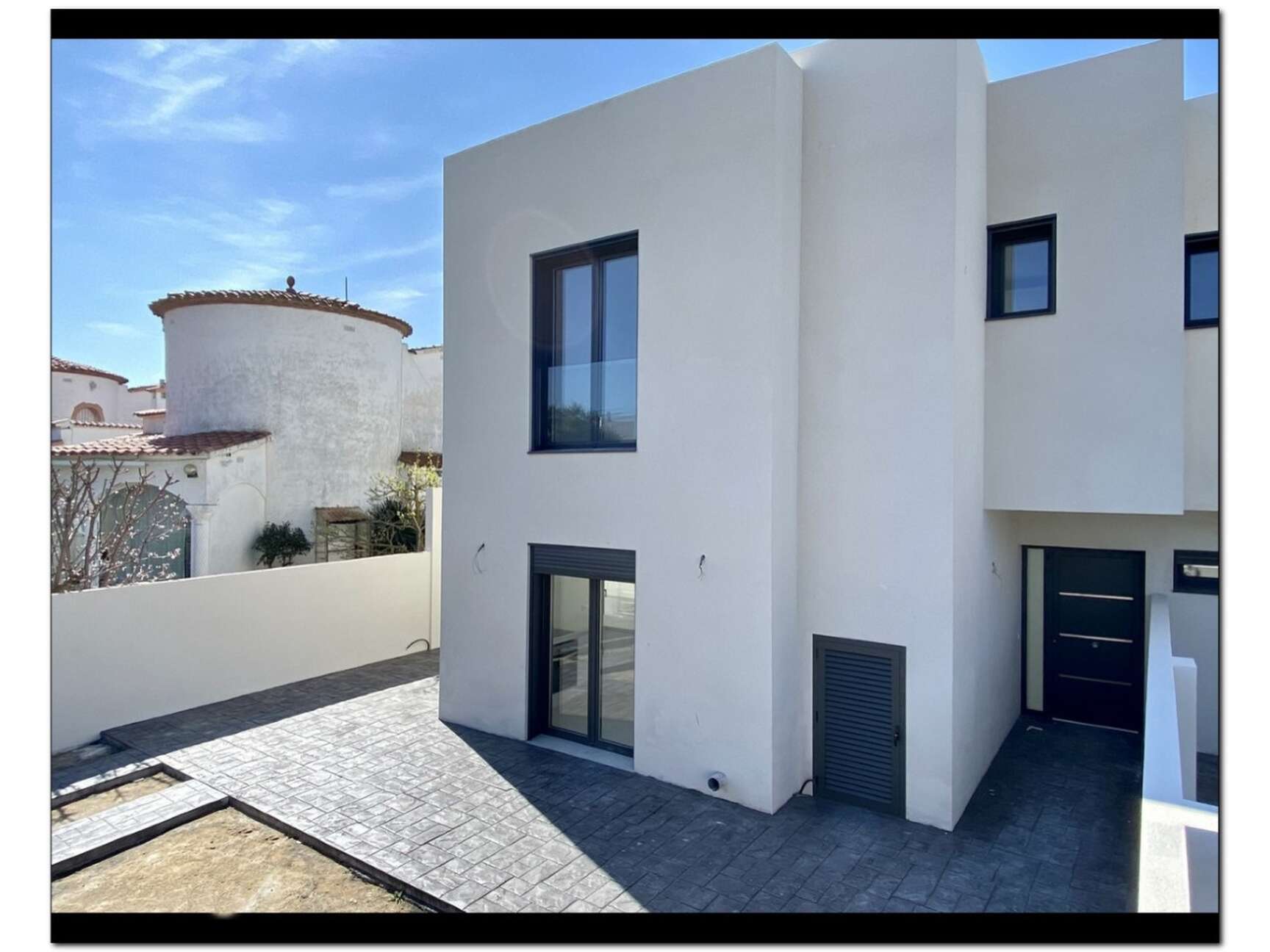 Modern style house under construction for sale in Empuriabrava ( A )