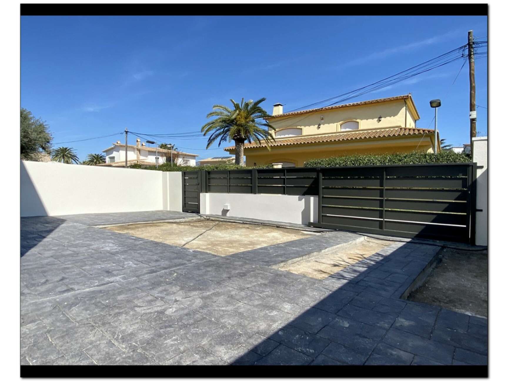 Modern style house under construction for sale in Empuriabrava ( A )