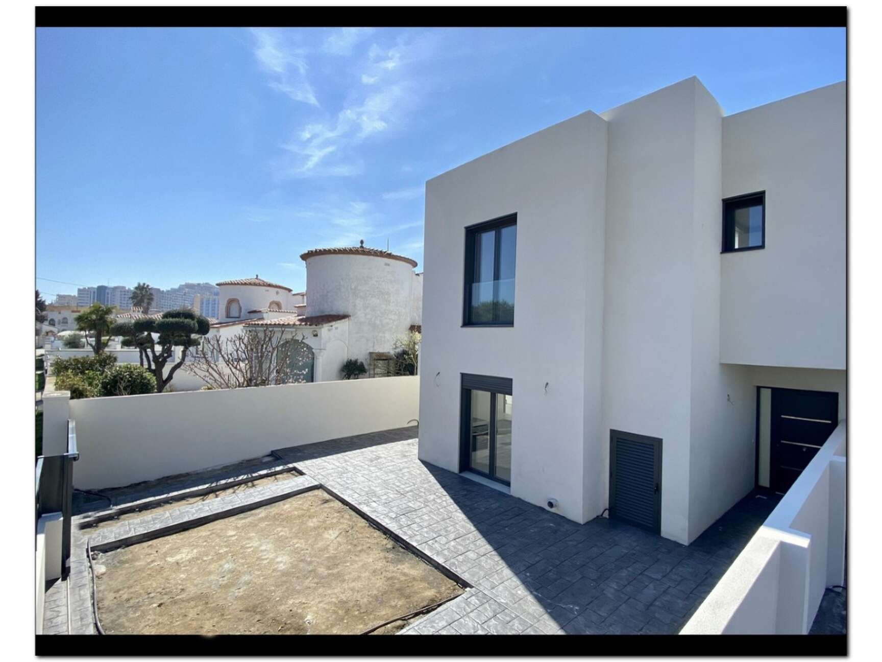 Modern style house under construction for sale in Empuriabrava ( A )