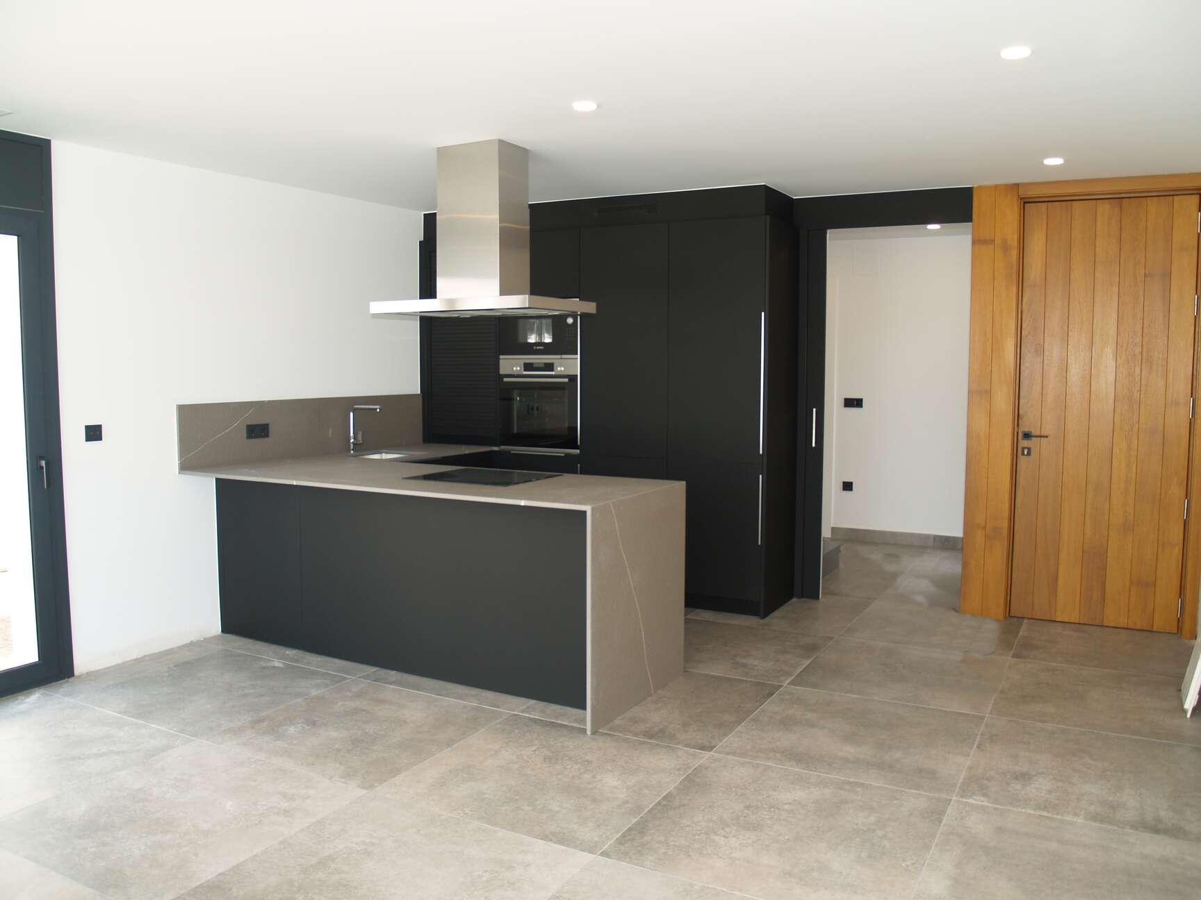 New construction house on the wide channel for sale in Empuriabrava ( A )