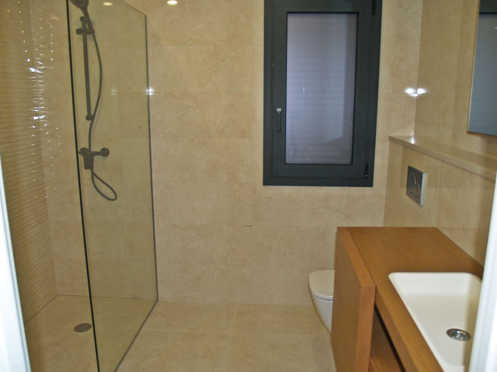 New construction house on the wide channel for sale in Empuriabrava ( A )