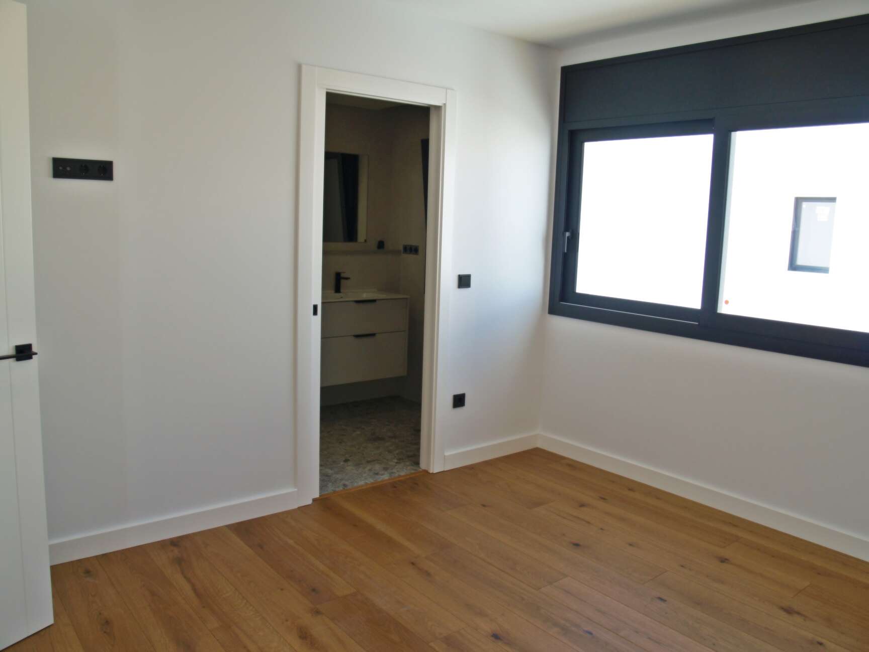 New construction house on the wide channel for sale in Empuriabrava ( A )
