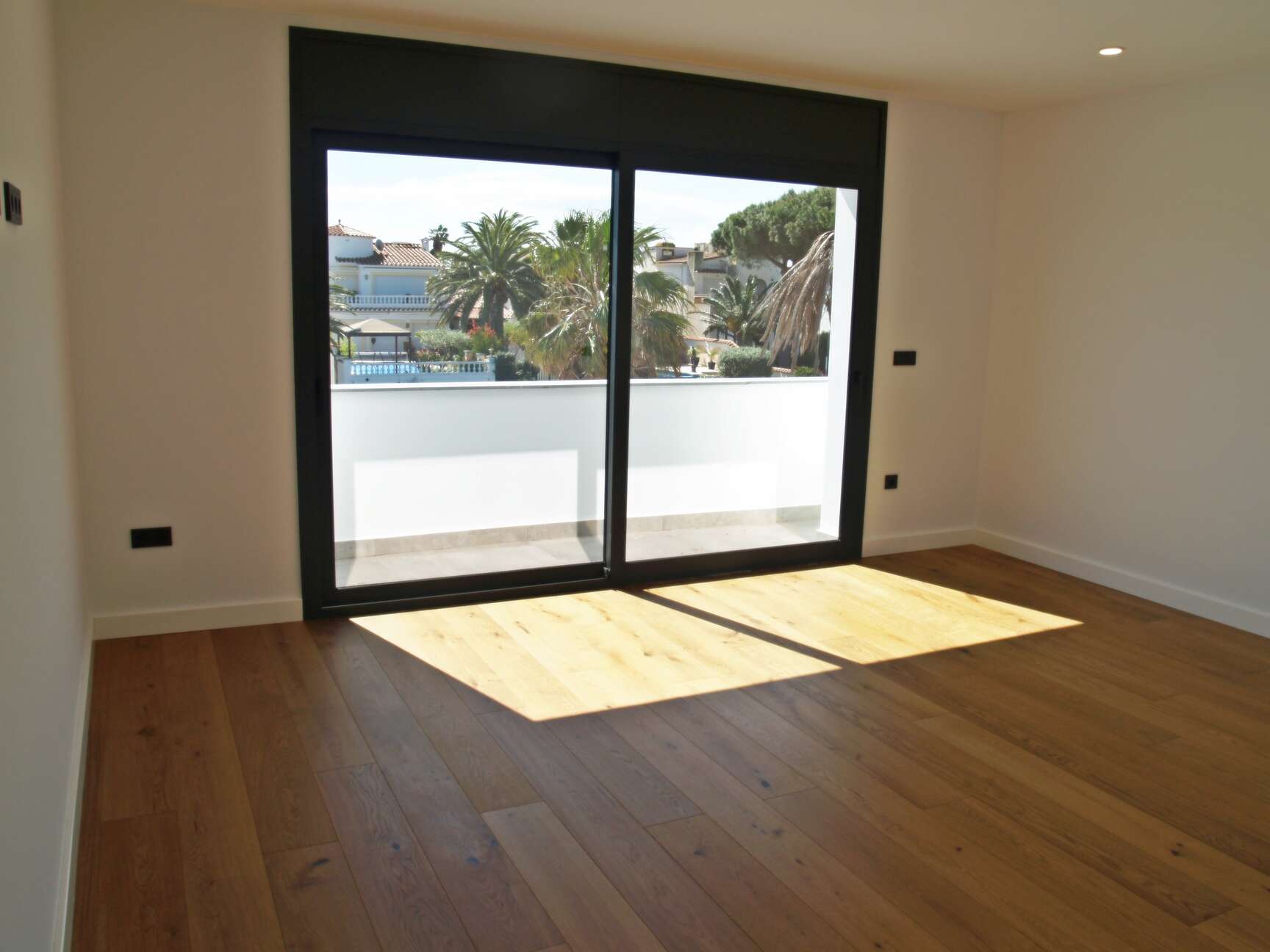 New construction house on the wide channel for sale in Empuriabrava