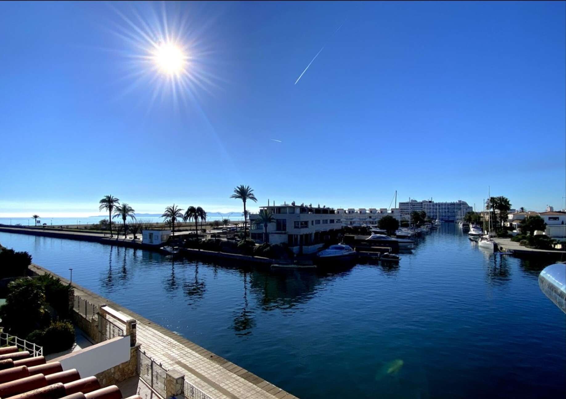 Modernes Haus mit Liegeplatz in Empuriabrava zu verkaufen