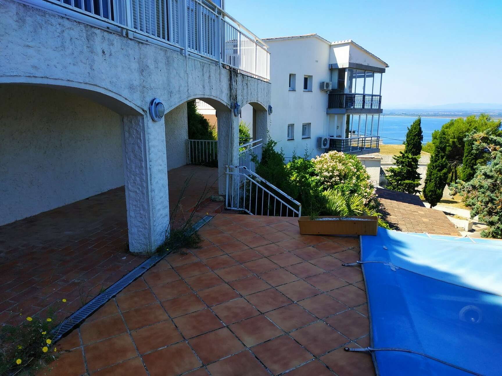 Casa con vistas al mar y piscina a la venta en Rosas