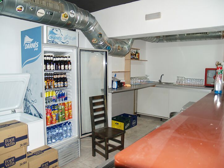 Local for sale possibility of transfer in Empuriabrava