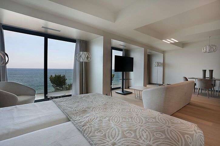 Edifici a primera línia de mar de 15 apartaments de luxe