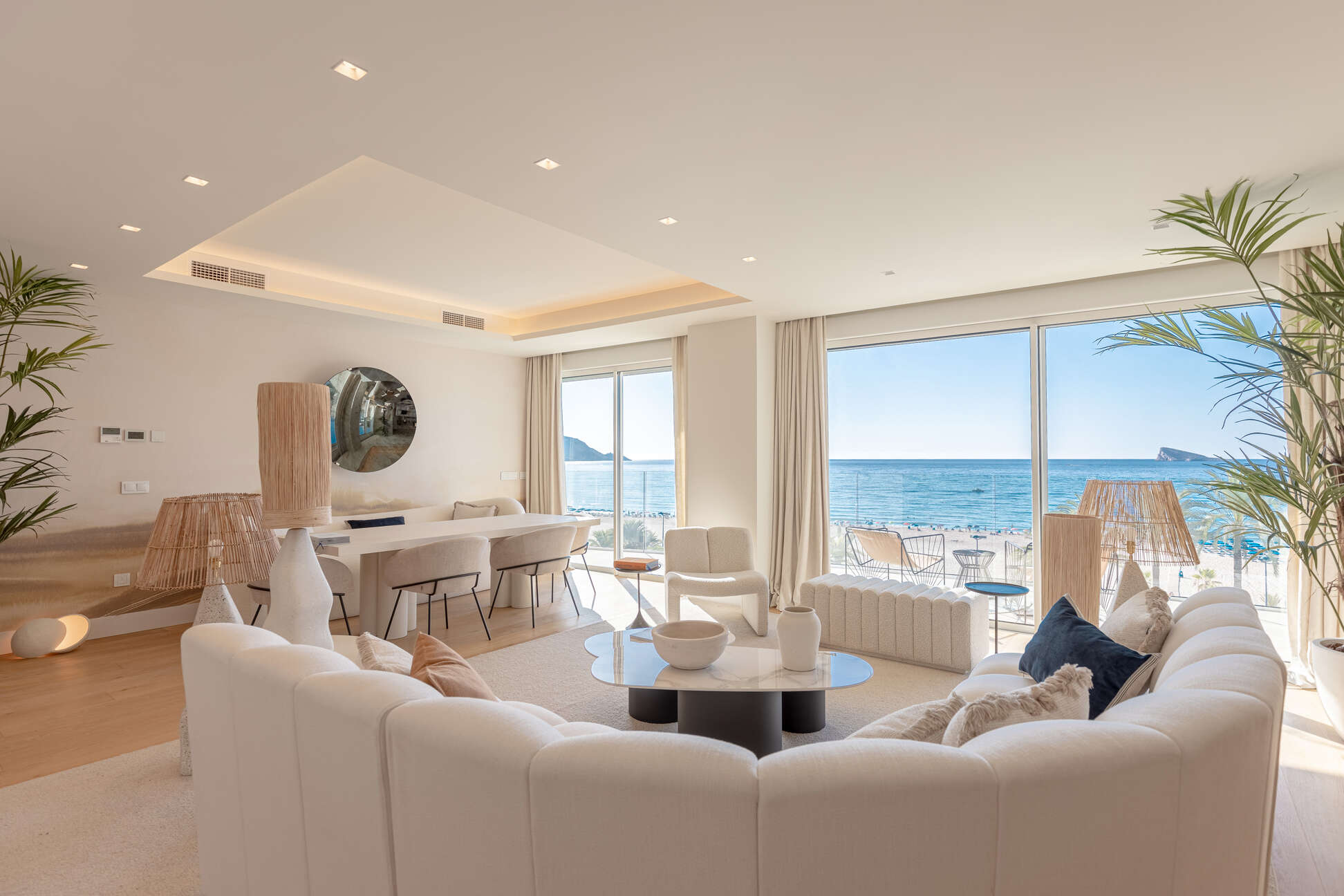 Luxurious beachfront penthouse for sale in Benidorm