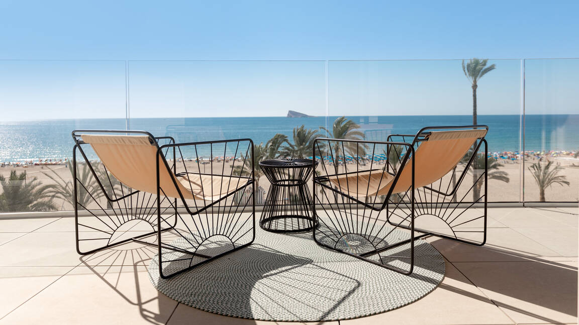 Luxurious beachfront penthouse for sale in Benidorm