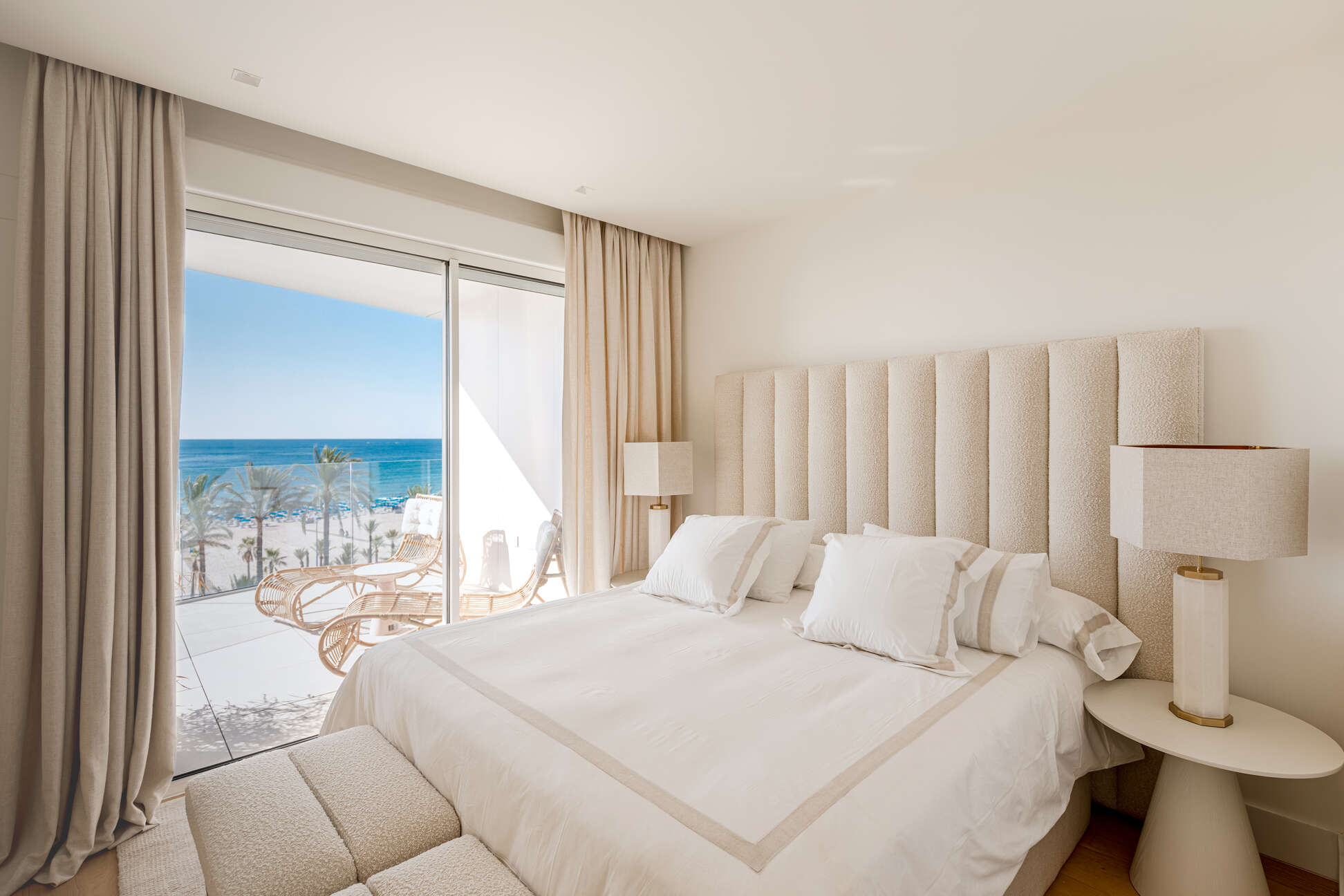 Beautiful apartment 1st line of the sea floor 5th-B for sale in Benidorm