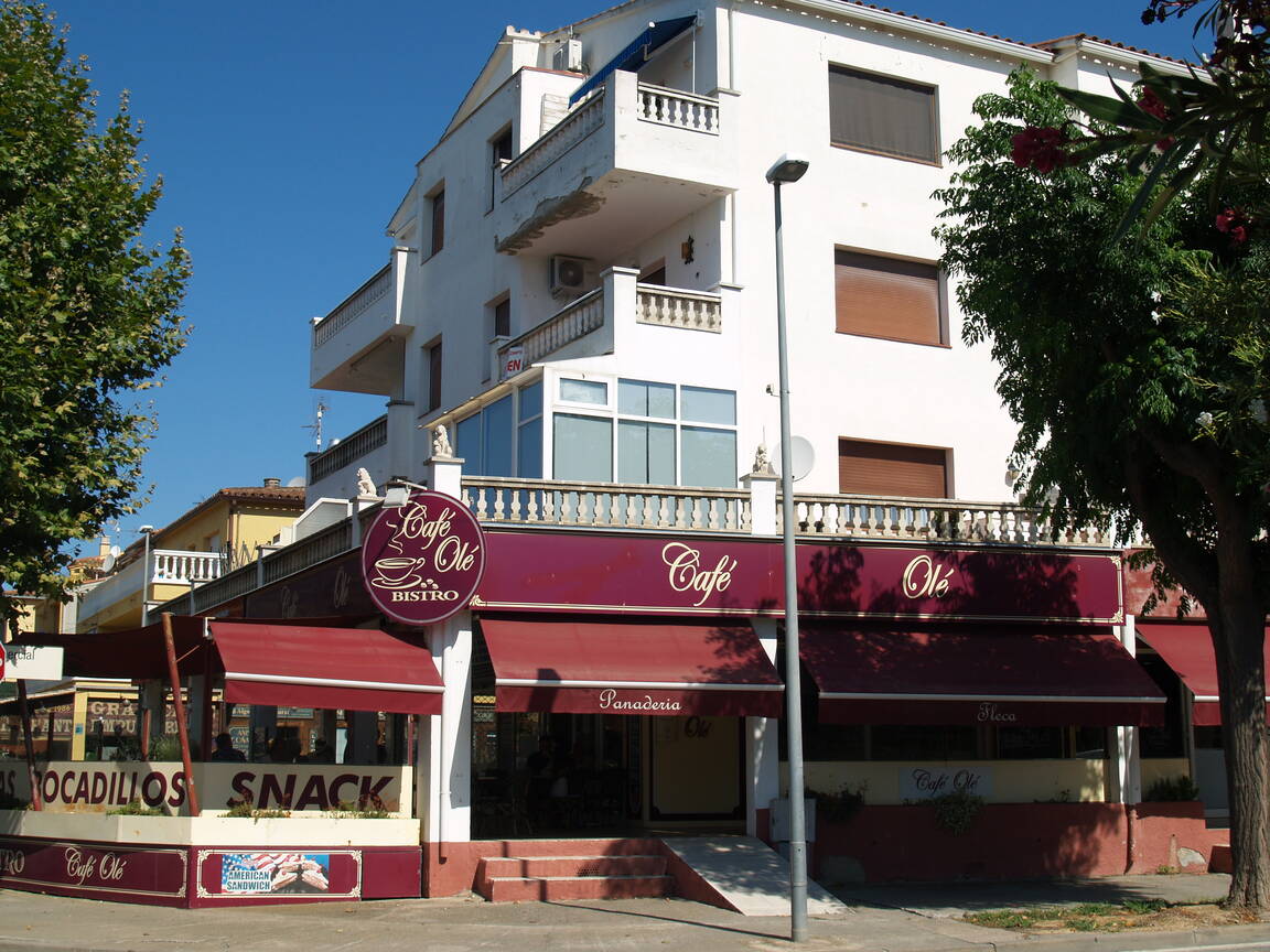 Apartment 600 meters from the beach for sale Empuriabrava