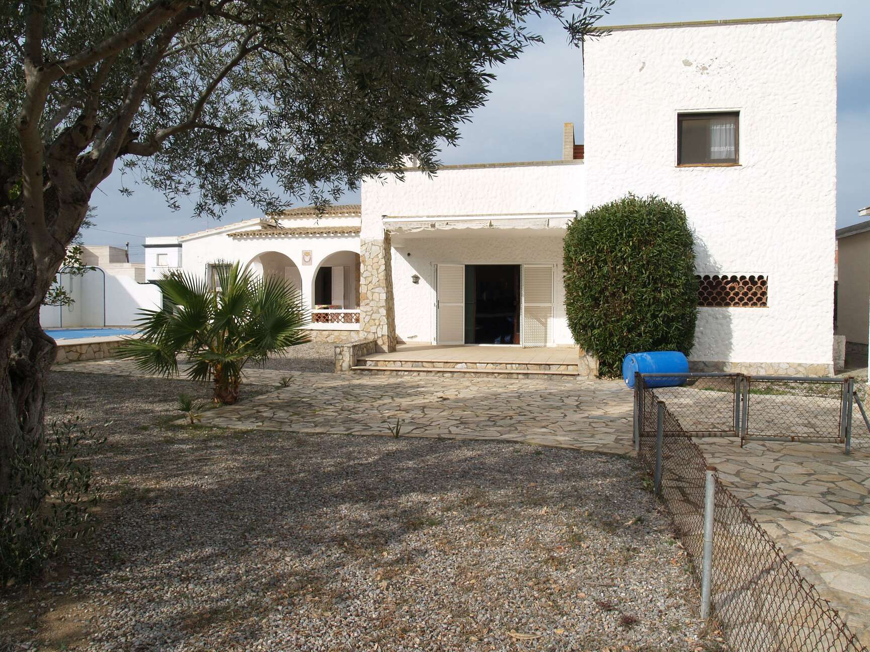 maison-au-canal-avec-20-mètres-d'amarrage-deux-maisons-et-piscine-à-vendre-empuriabrava-719