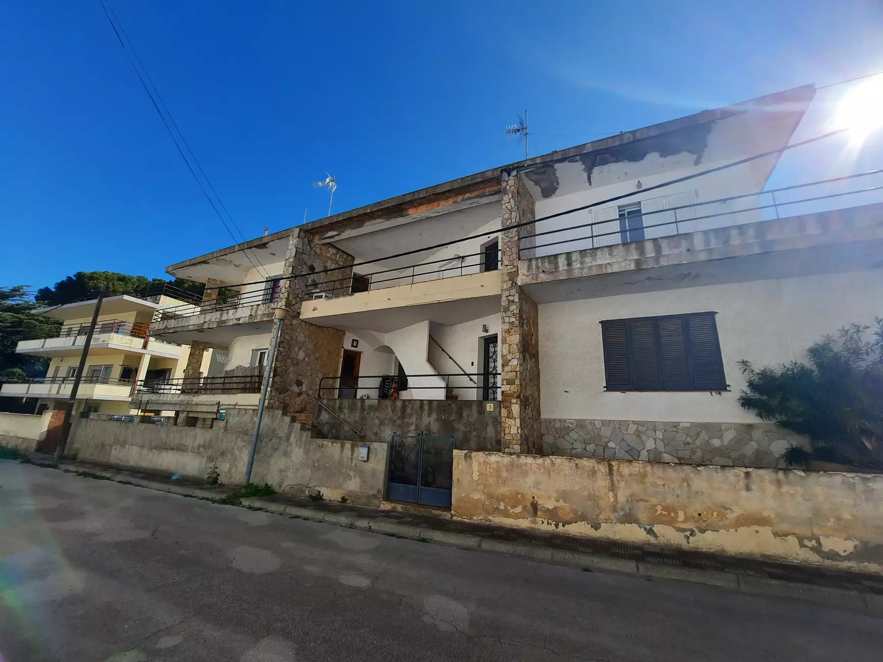 &quot;Investors! Excellent opportunity, 2 floors just 200 meters from the beach in Llança. Don't miss thi