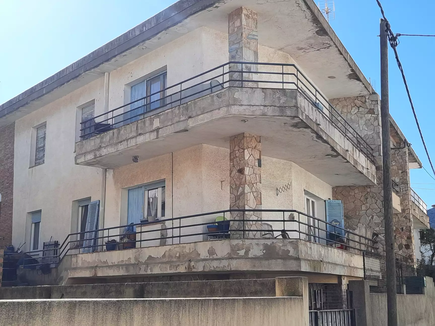 &quot;Investors! Excellent opportunity, 2 floors just 200 meters from the beach in Llança. Don't miss thi
